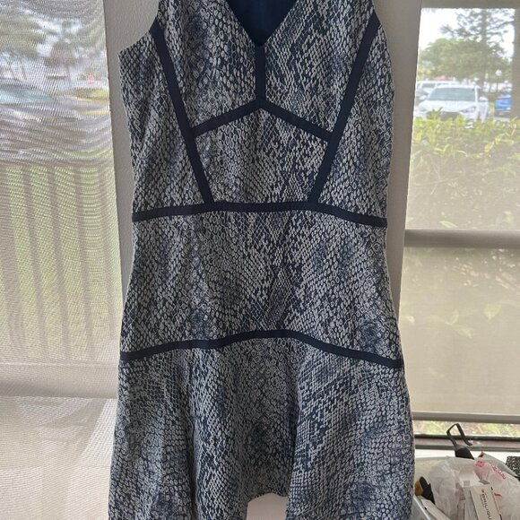 PARKER DRESS - Picture 3 of 5